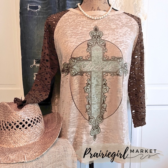 Southern Grace Tops - Southern Grace Cross Burnout 3/4 Sleeved Lace Raglan Top - Size M